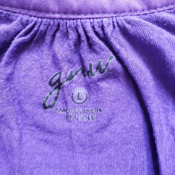 Top - Picture 2 of 2